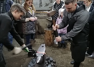 Коллектив филиала "Завод Энергооборудование" посетили музей "Дудутки".