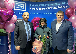 Поздравляем коллектив с женским днем, 8 марта!